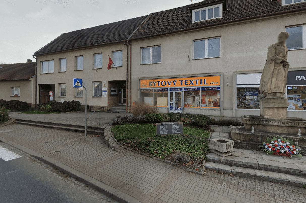 Fotka Prodejny Bytový Textil Škodák z venku.