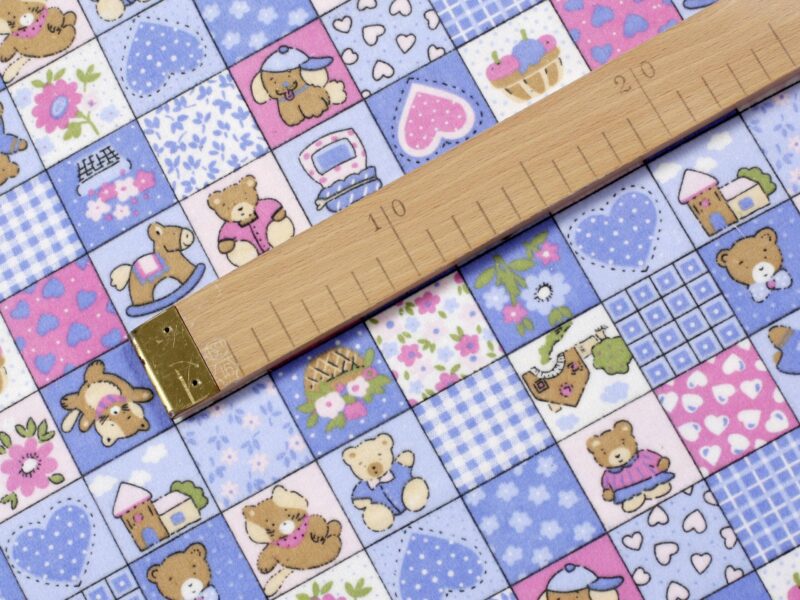 Flanelová látka medvídci patchwork metráž značky Škodák.