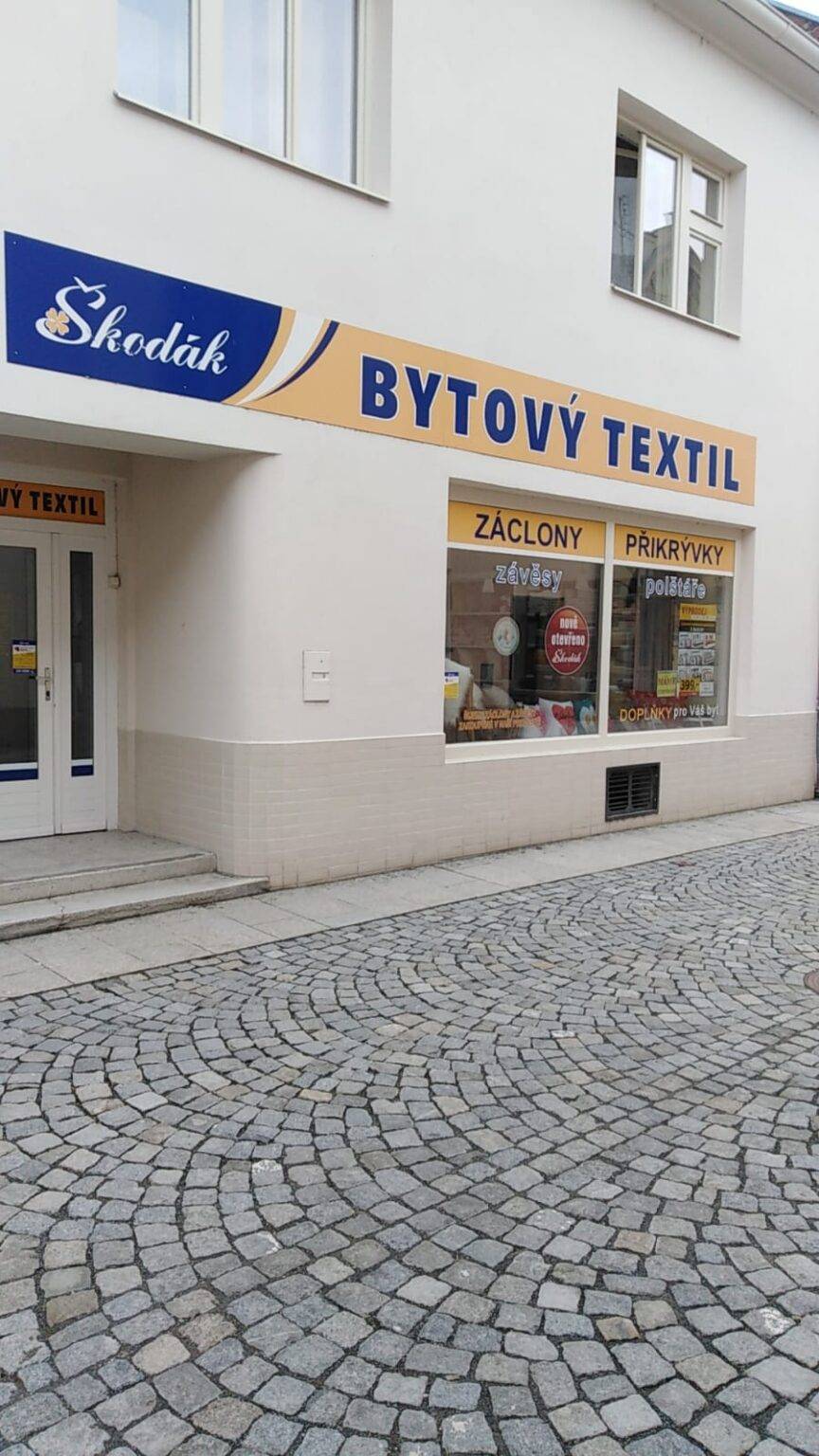 Kamenná Prodejna Bytového Textilu Škodák Uničov pohled z venku