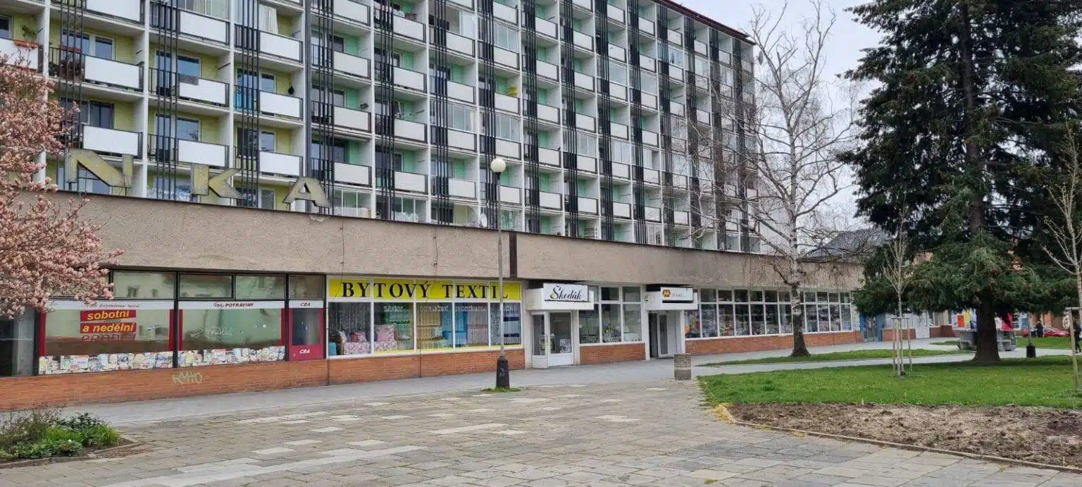 Kamenná Prodejna Bytového Textilu Škodák Přerov pohled z venku
