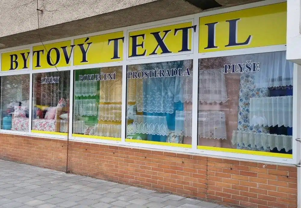 Kamenná Prodejna Bytového Textilu Škodák Přerov pohled z venku