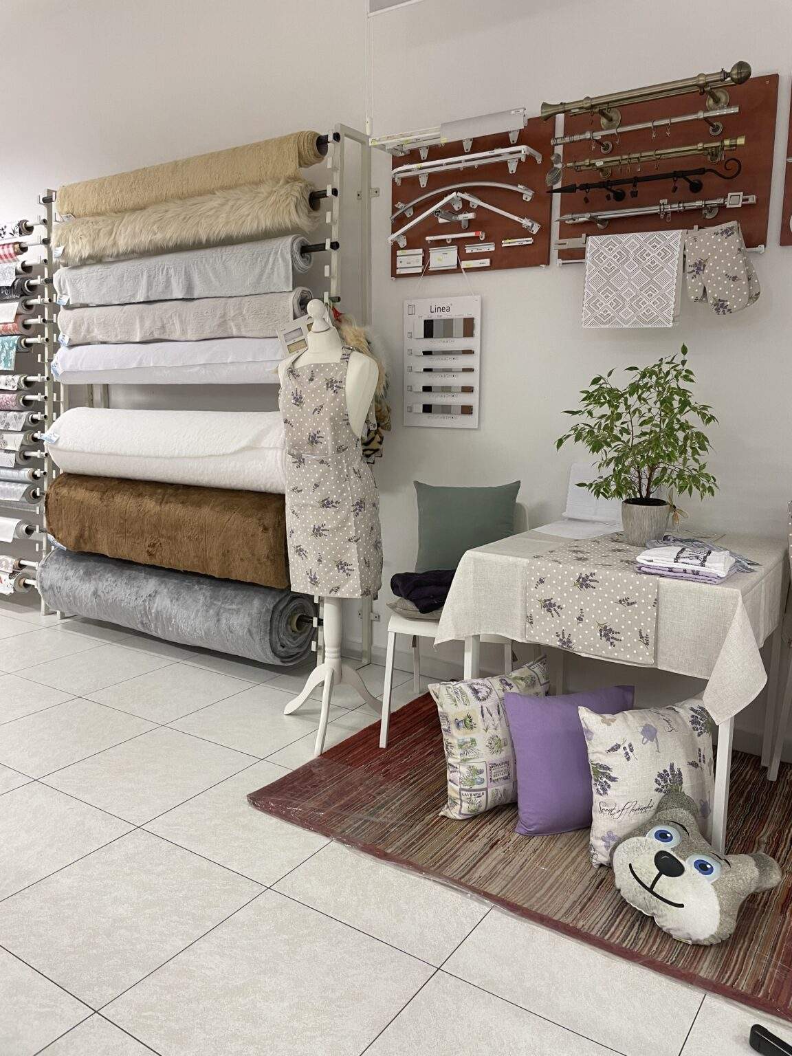 Kamenná Prodejna Bytového Textilu Škodák Veselí nad Moravou