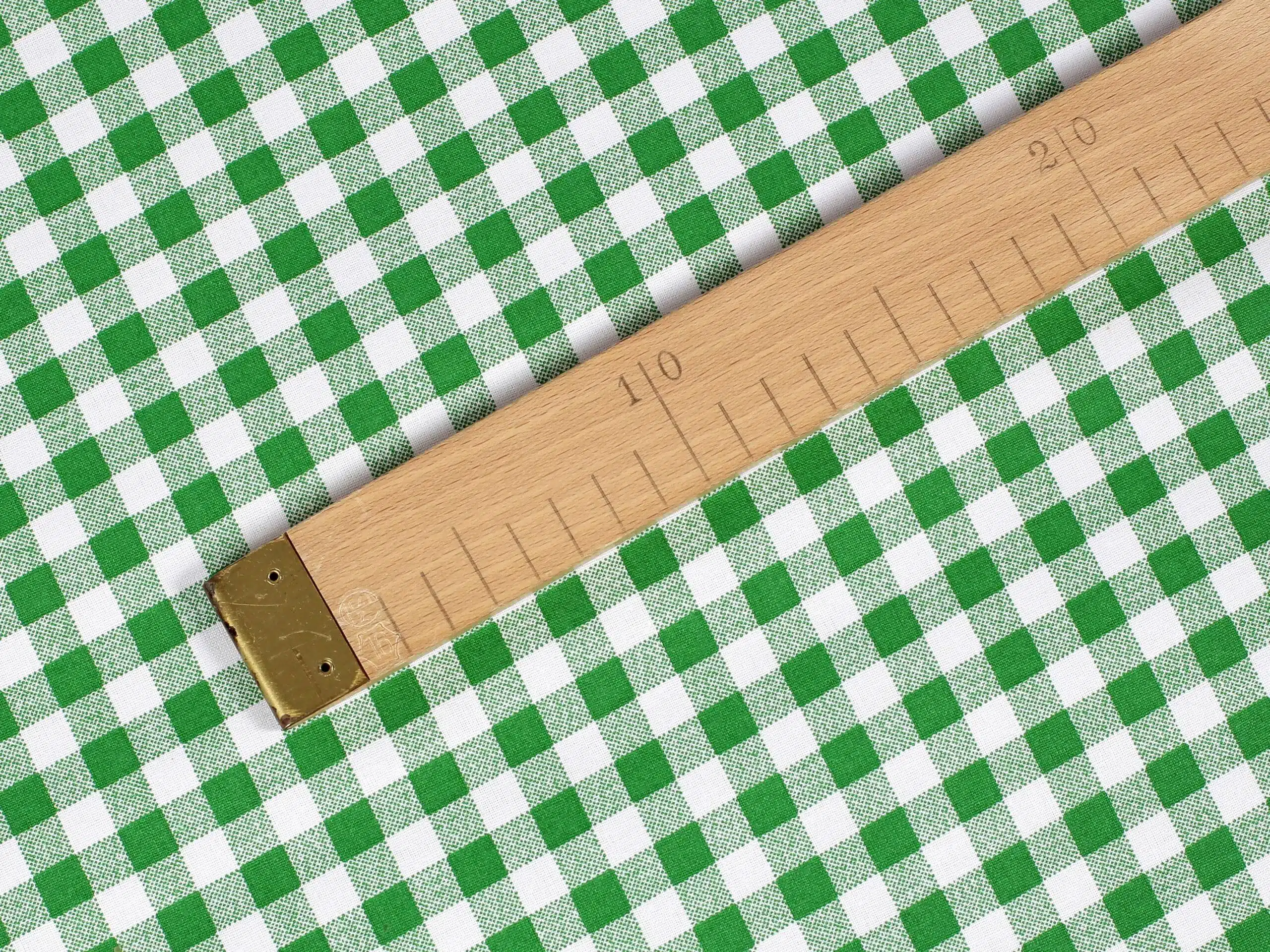 Bavlněná látka zelené káro metráž značky Škodák.