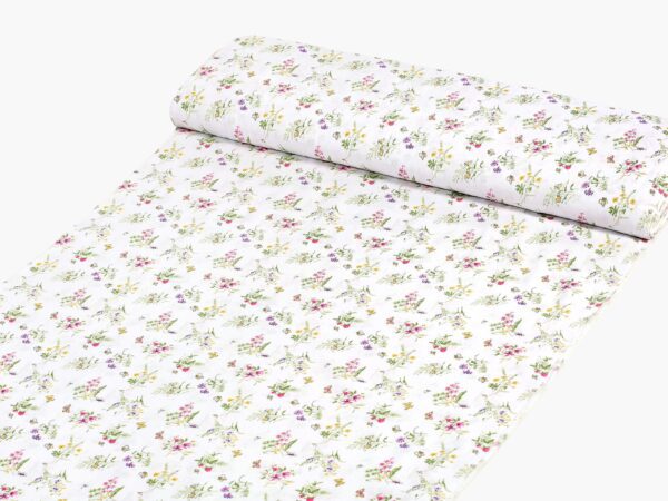 Bavlněná látka louka s motýlky metráž značky Škodák.