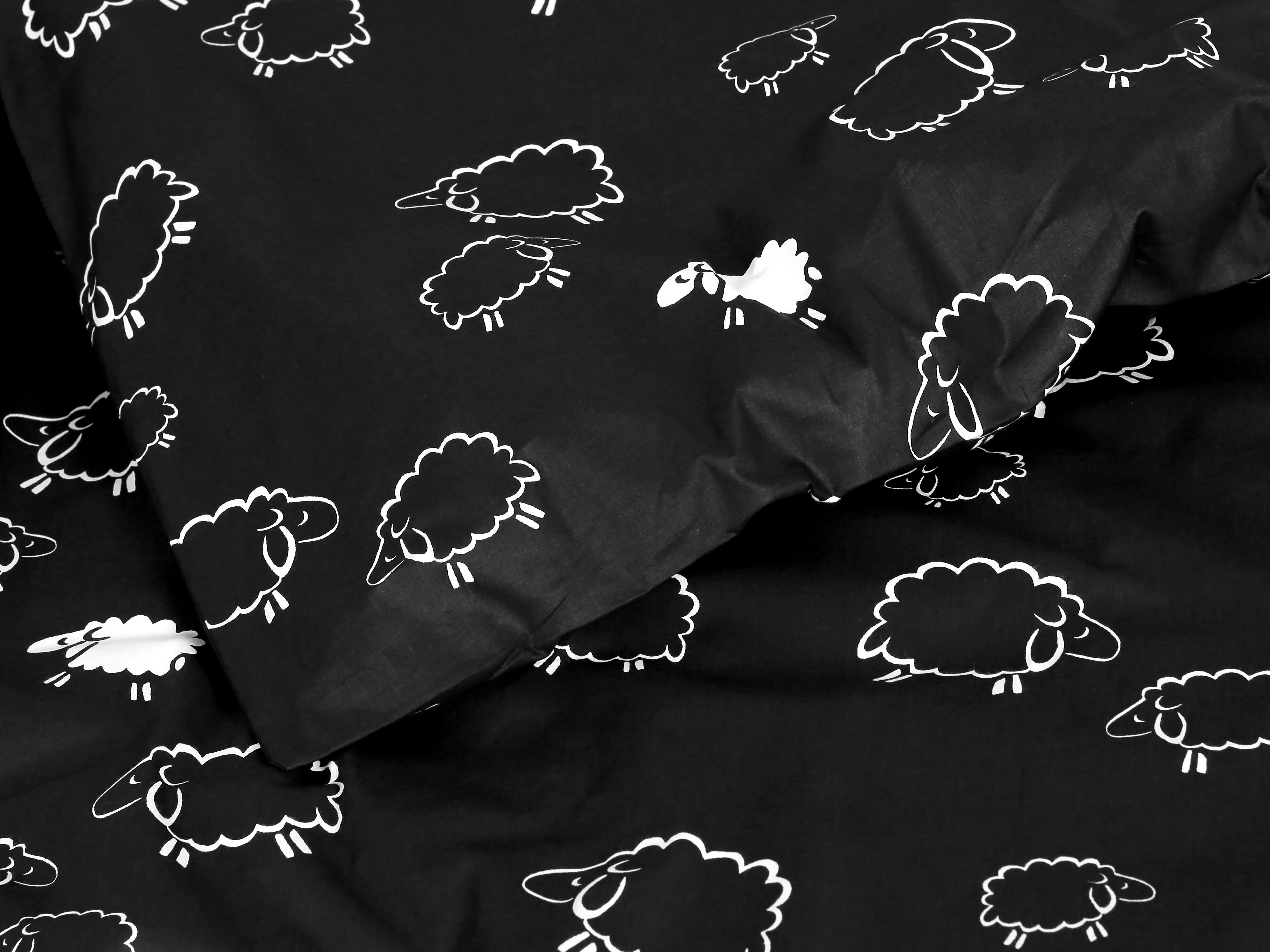 Bavlněné povlečení bílé ovečky na černé značky Škodák