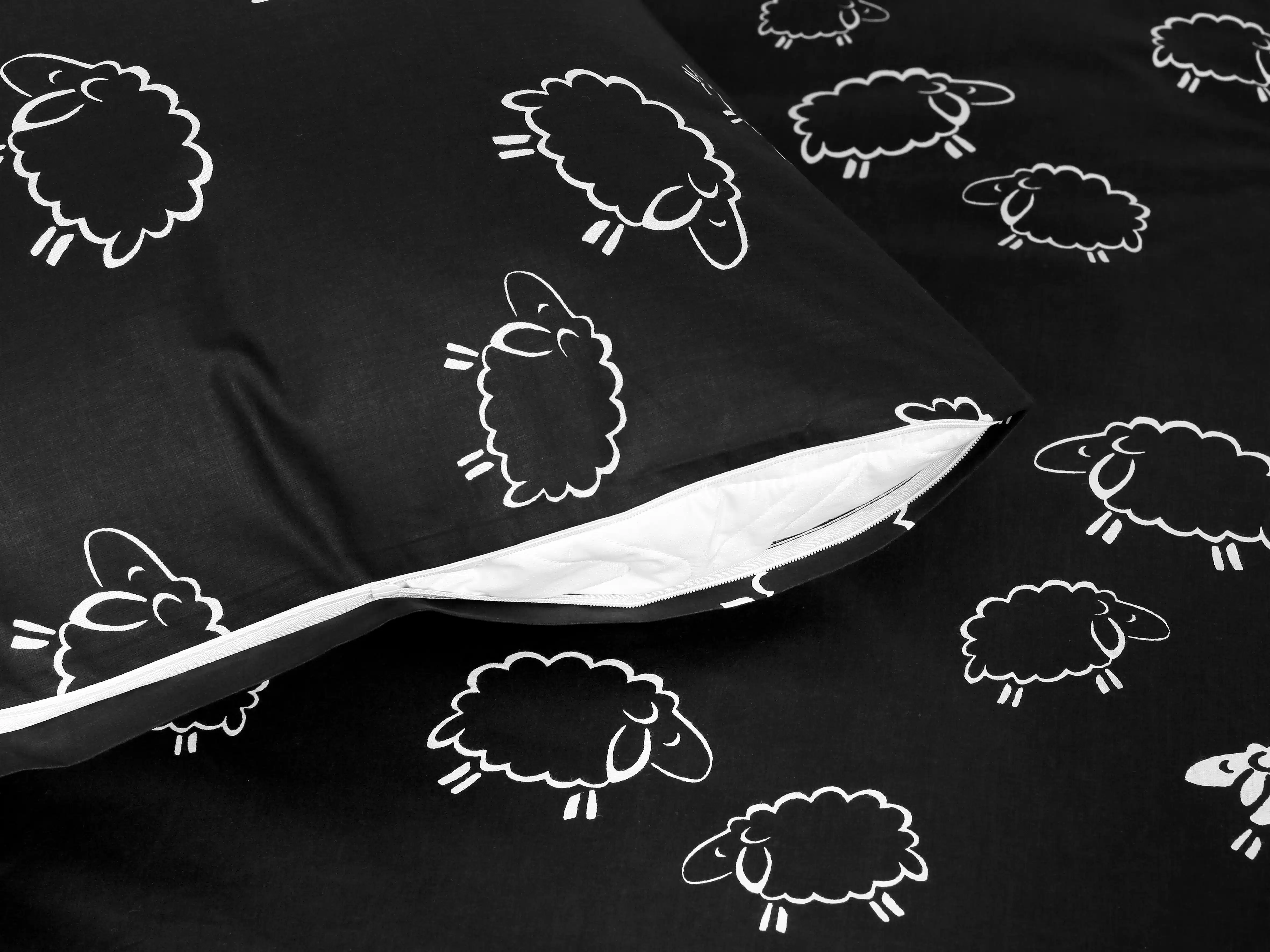 Bavlněné povlečení bílé ovečky na černé značky Škodák