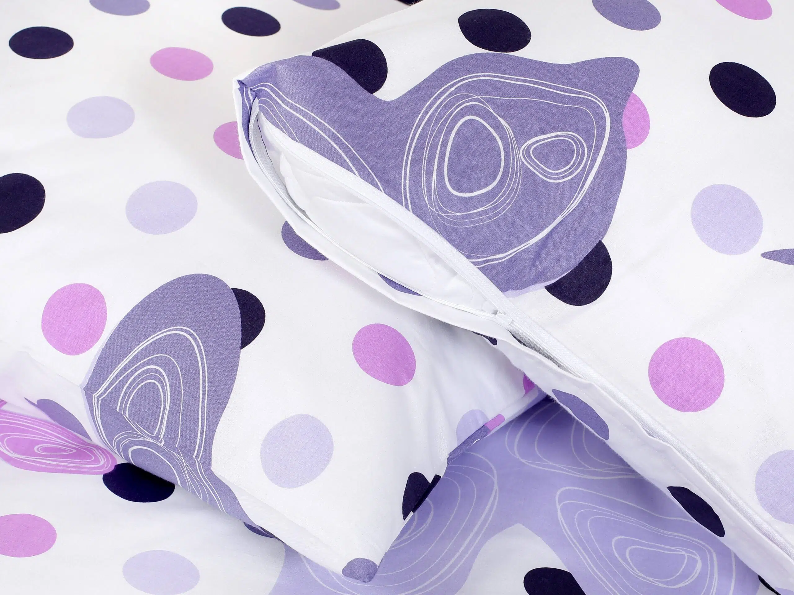 Bavlněné povlečení fialoví motýli s puntíky značky Škodák