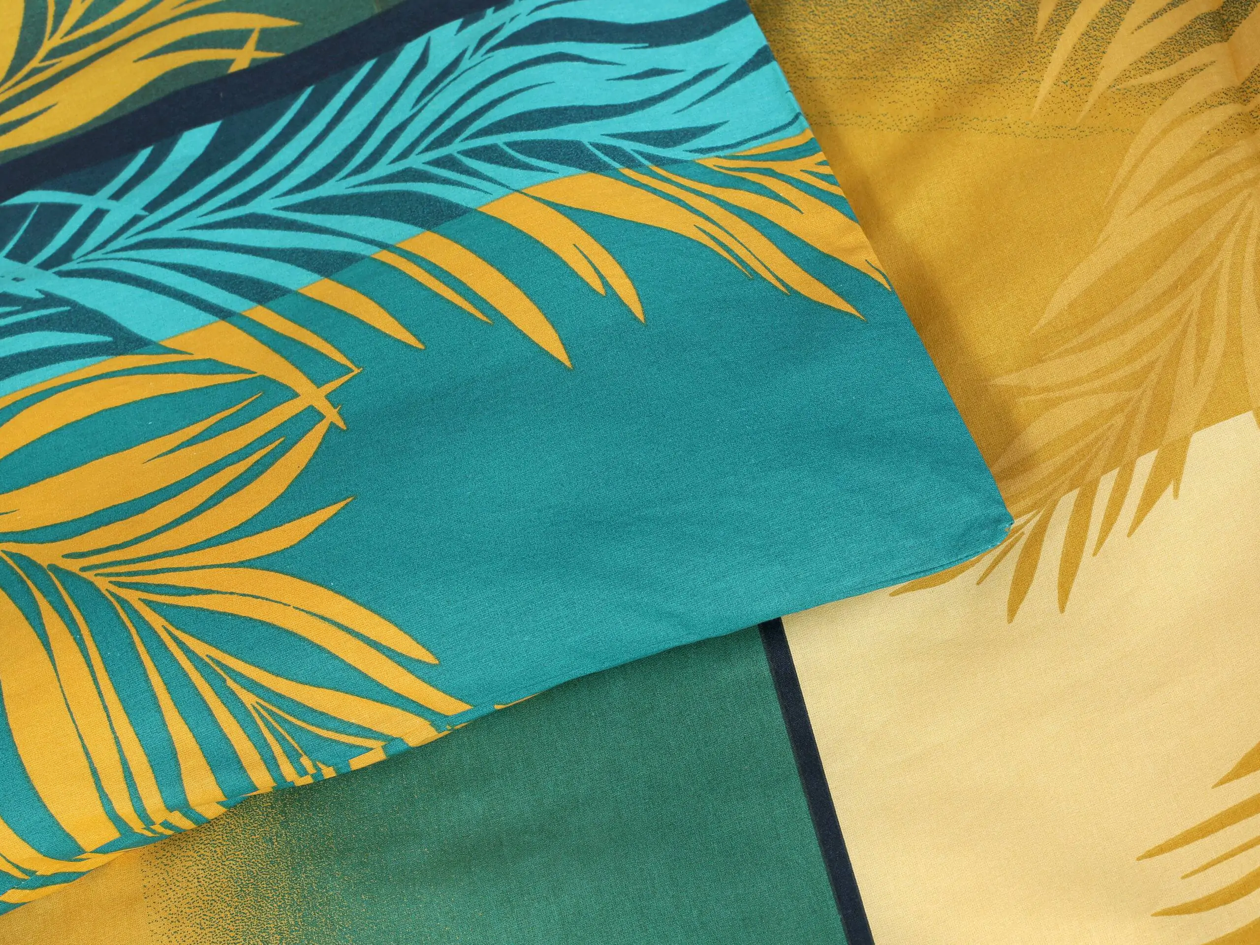 Bavlněné povlečení žluté listy s tyrkysovou značky Škodák