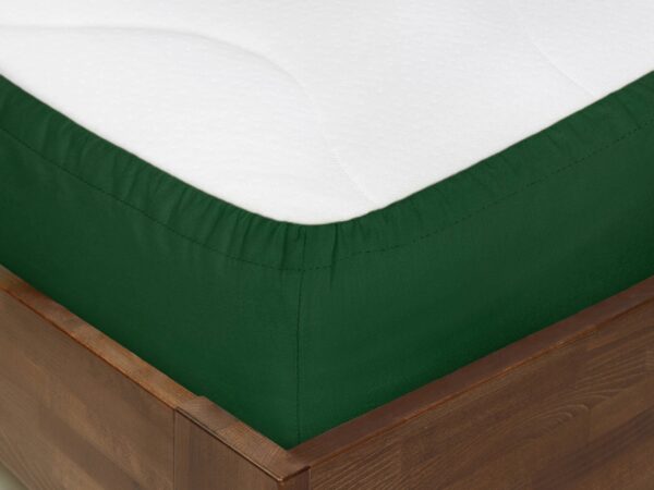 Bavlněné napínací prostěradlo lahvově zelené značky Škodák