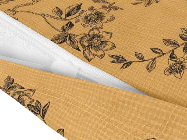 Bavlněný povlak na polštář květiny na hořčicové značky Škodák.