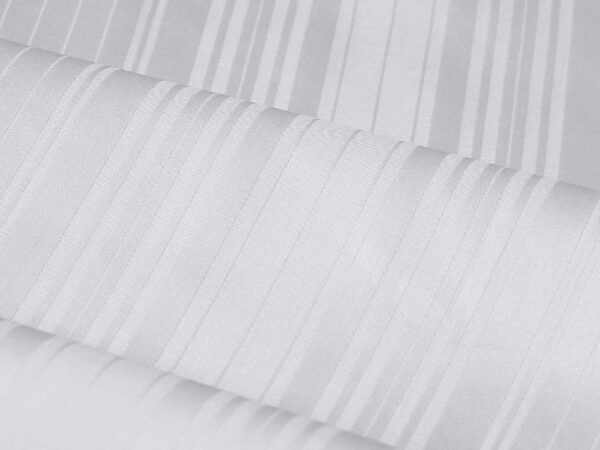 Damaškové povlečení šedé proužky značky Škodák.