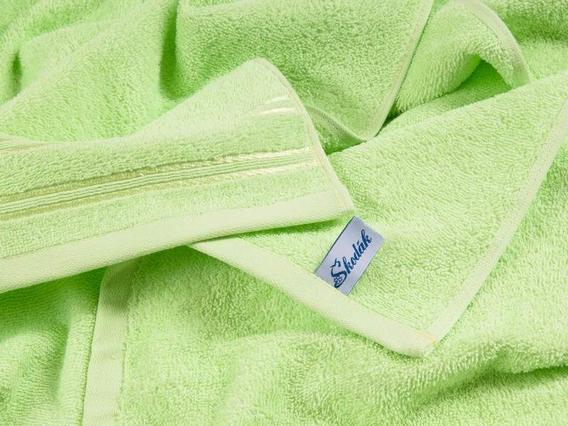 Froté ručník / osuška světle zelená - s dvojitým pruhem značky Škodák.