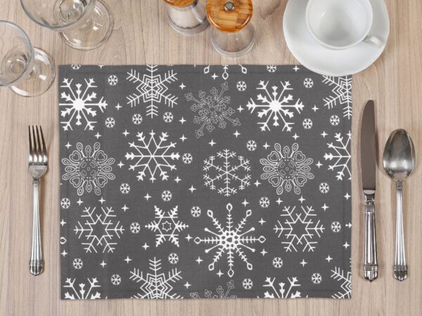 Vánoční bavlněné prostírání vločky na šedé značky Škodák