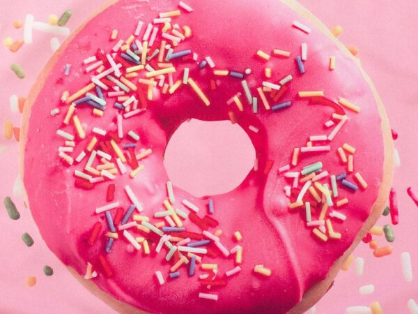 Návlek dekorativní potisk růžový donut značky Škodák