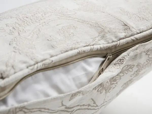 Povlak na polštář Leonora šedostříbrný značky Škodák