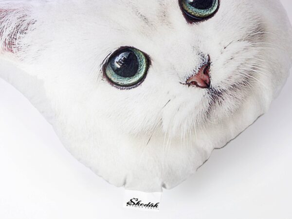 Dětský 3D polštářek kočka bílá značky Škodák