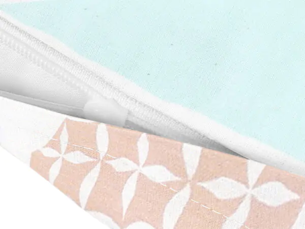 Bavlněný povlak na polštář retro tyrkysové trojúhelníky značky Škodák.