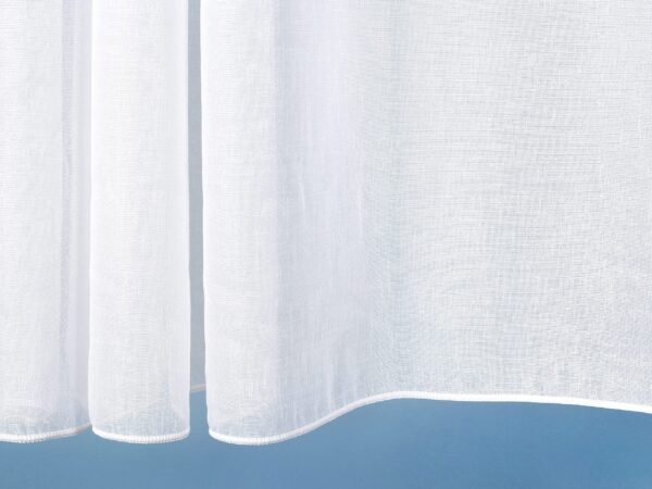 Bílá organza lesklá a hladká vzor 560 metráž značky Škodák