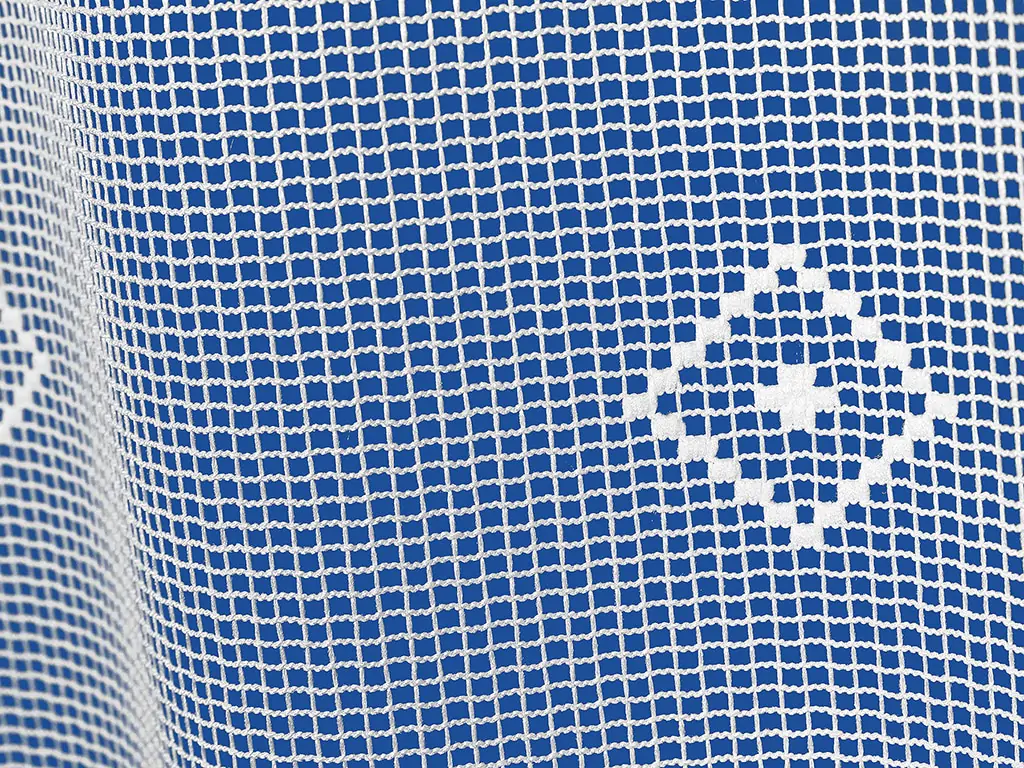 Žakárová záclona čtverce vzor 6220 značky Škodák.