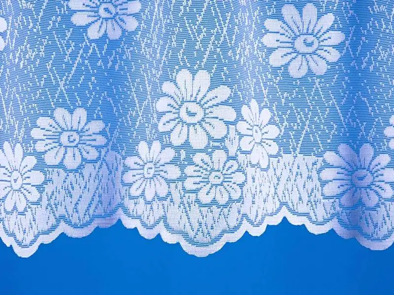 Vitrážková záclona květy vzor 17499 značky Škodák.