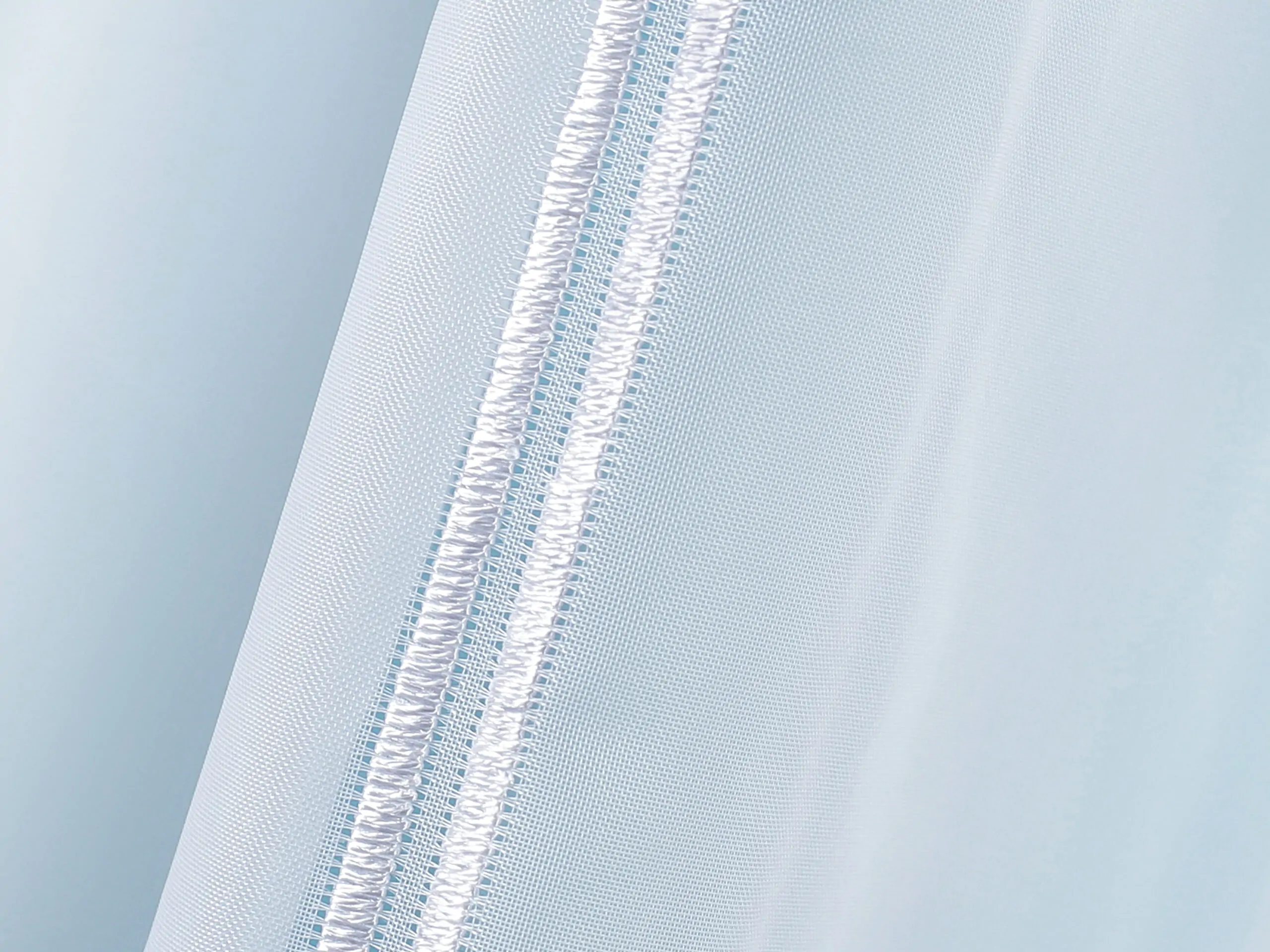 Vitrážková záclona proužek - vzor 247121 značky Škodák.