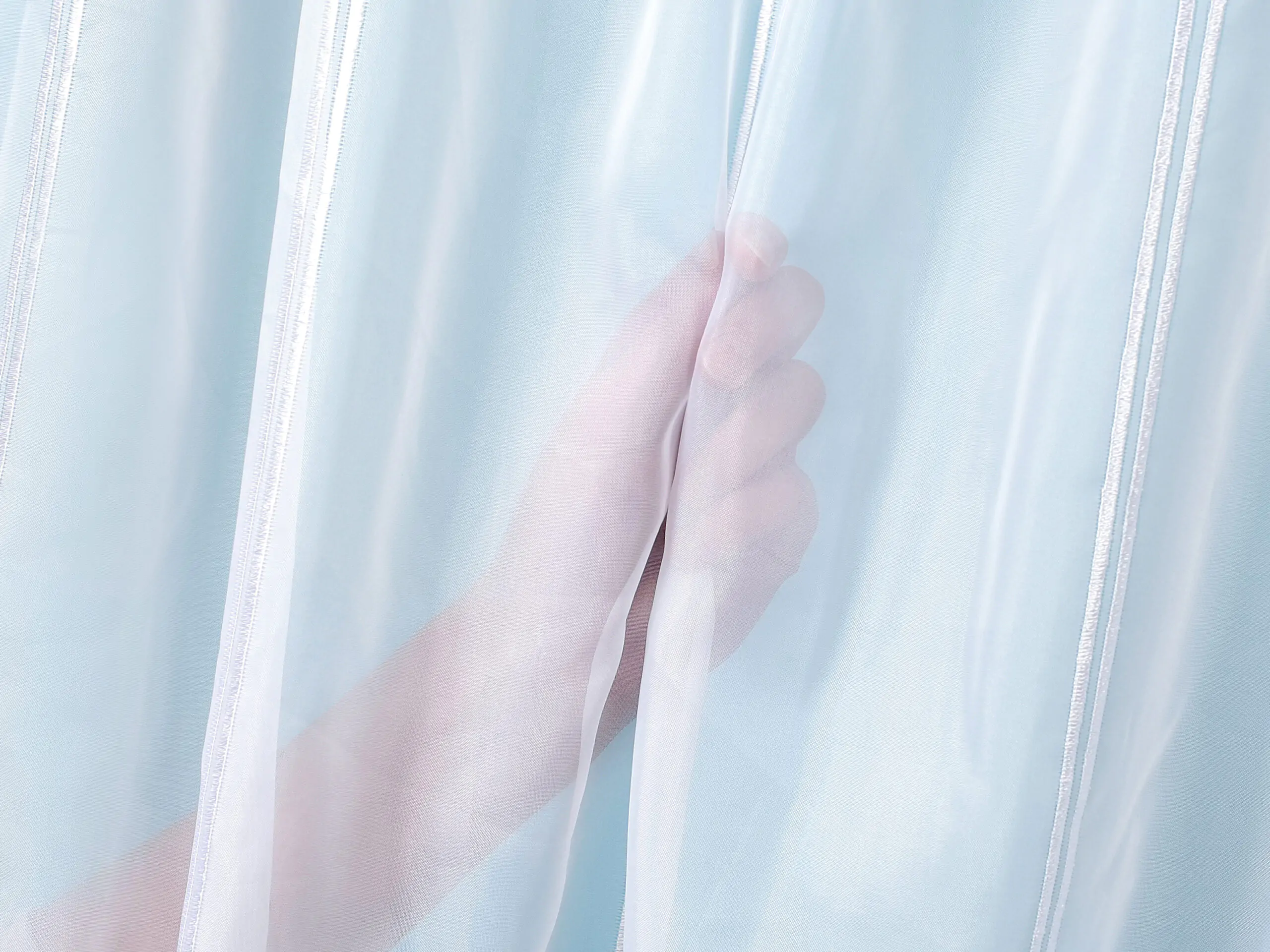 Vitrážková záclona proužek - vzor 247121 značky Škodák.