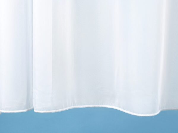 Voál bílý vzor 0101 metráž značky Škodák