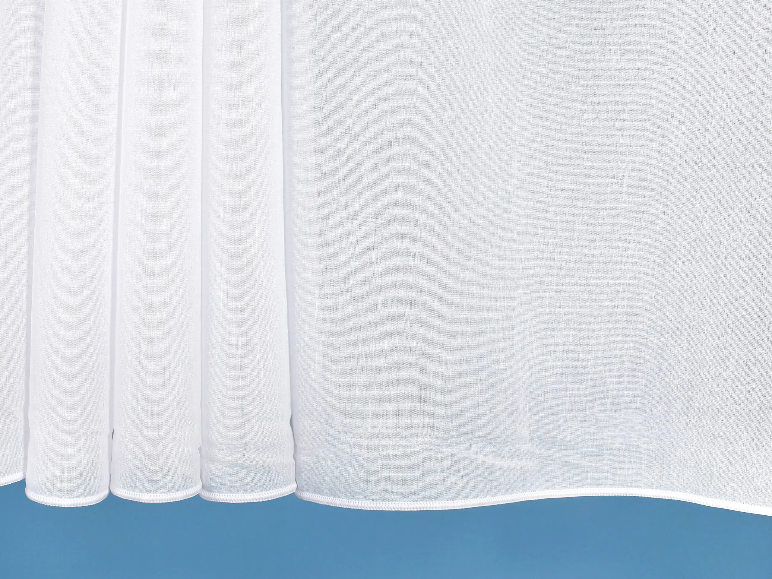 Hladký voál bílý vzor 1035 značky Škodák.