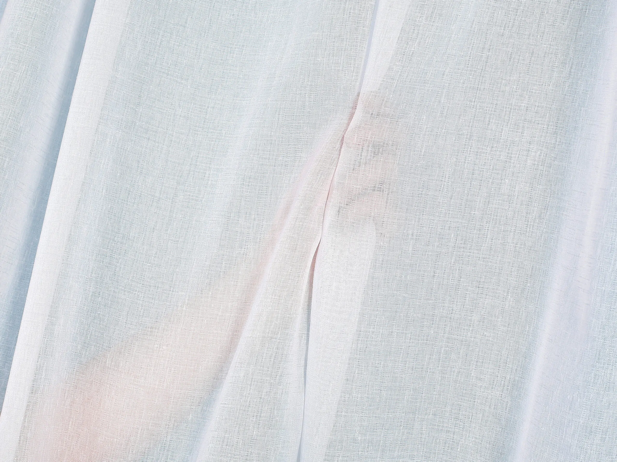 Hladký voál bílý vzor 1035 značky Škodák.