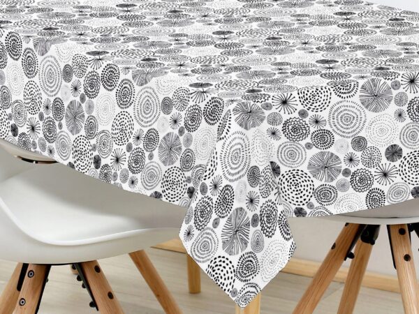 Bavlněný ubrus hranatý černé kruhy na bílé značky Škodák