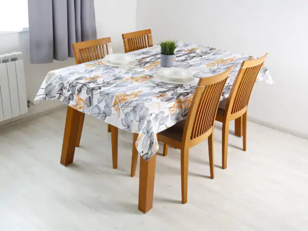 Bavlněný ubrus hranatý šedo-hnědý květ na bílé značky Škodák