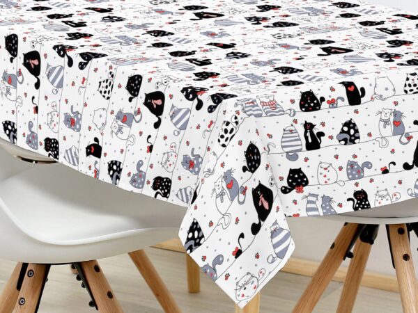 hranatý bavlněný ubrus zamilované kočky značky Škodák