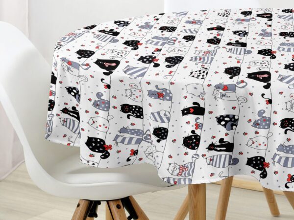 kulatý bavlněný ubrus zamilované kočky značky Škodák