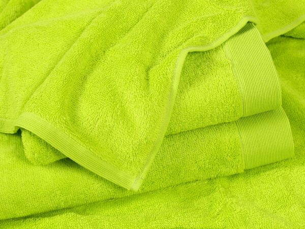 Modalový ručník/ osuška zářivě zelená značky Škodák