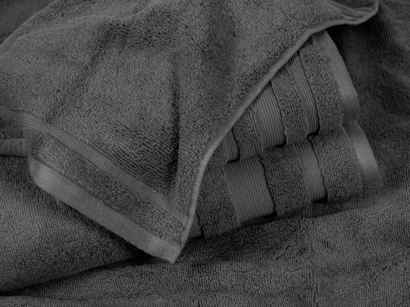 Luxusní froté ručník / osuška tmavě šedá značky Škodák
