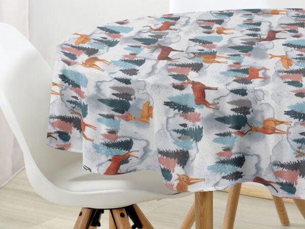 Kulatý ubrus Loneta zvířátka v zimním lese značky Škodák.