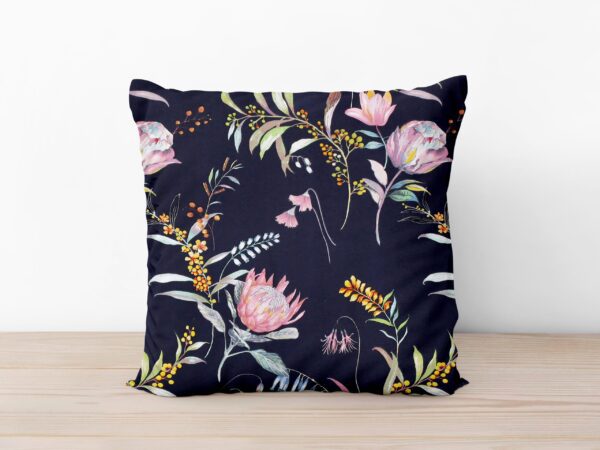 Bavlněný povlak na polštář růžové květy na modré značky Škodák