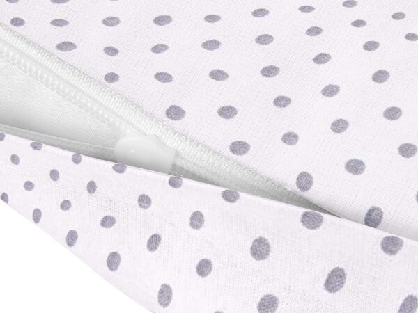 Bavlněný povlak na polštář šedé puntíky na bílé značky Škodák