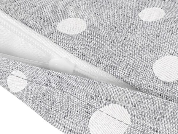 Povlak na polštář bílý puntík na šedé Loneta značky Škodák.