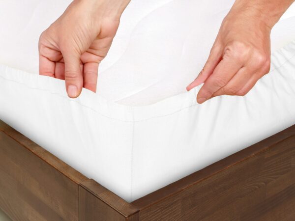 Bavlněné napínací prostěradlo bílé - do školky značky Škodák