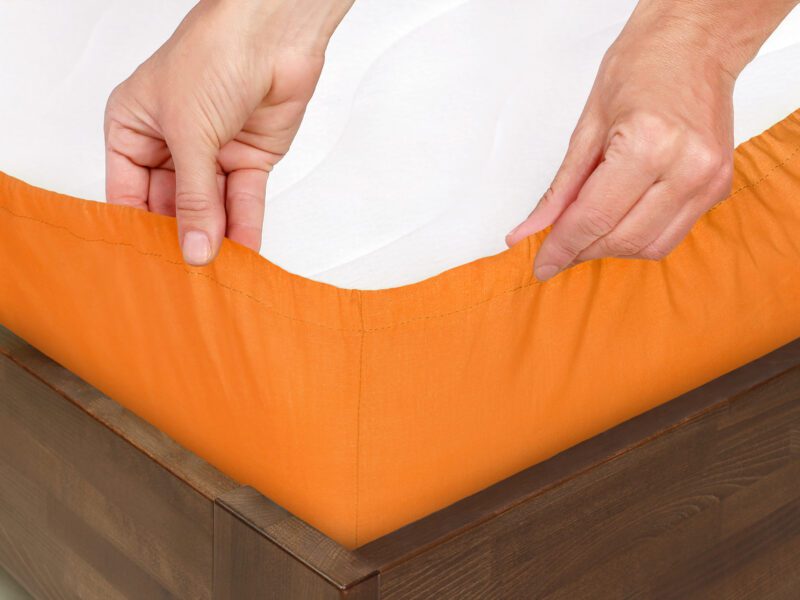 Bavlněné napínací prostěradlo oranžové - do školky značky Škodák