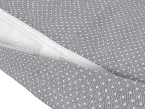Bavlněný povlak na polštář puntíčky na šedé značky Škodák