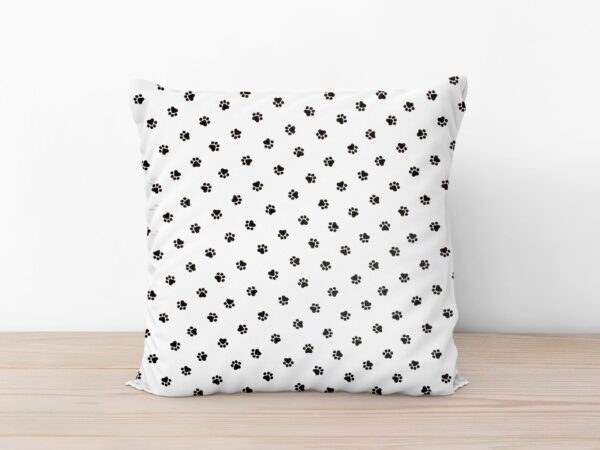 Bavlněný povlak na polštář černé tlapky značky Škodák.