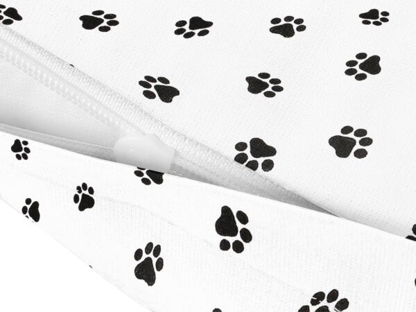 Bavlněný povlak na polštář černé tlapky značky Škodák.