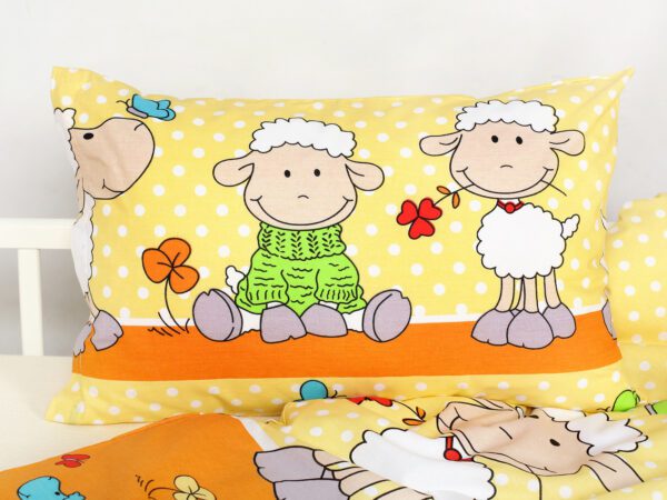 Dětské bavlněné povlečení ovečky na oranžové do postýlky značky Škodák