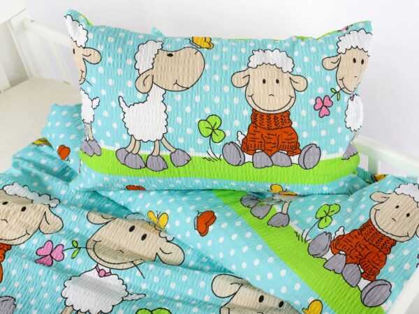 Dětské krepové povlečení do postýlky ovečky na tyrkysové do postýlky značky Škodák