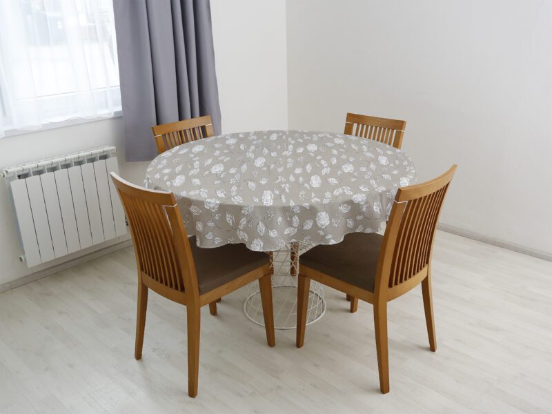 Kulatý ubrus Loneta bílé růže na režné značky Škodák