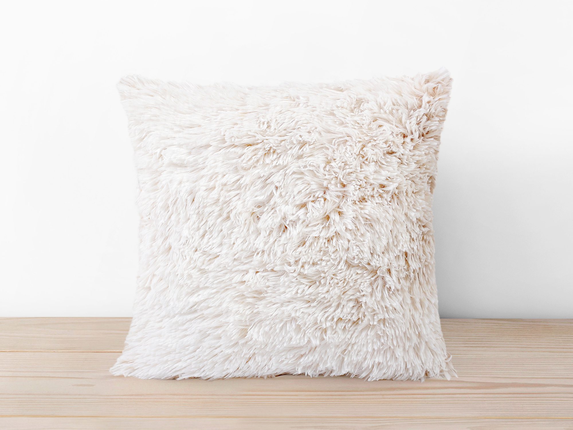 Povlak na polštář dlouhý vlas - bílý na medové značky Škodák