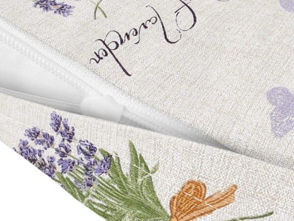 Povlak na polštář Loneta trsy levandule značky Škodák