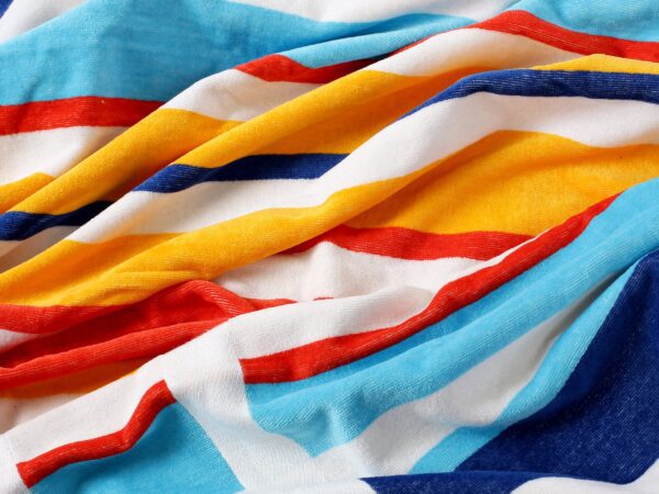 Velká plážová osuška žluto-barevné pruhy značky Škodák